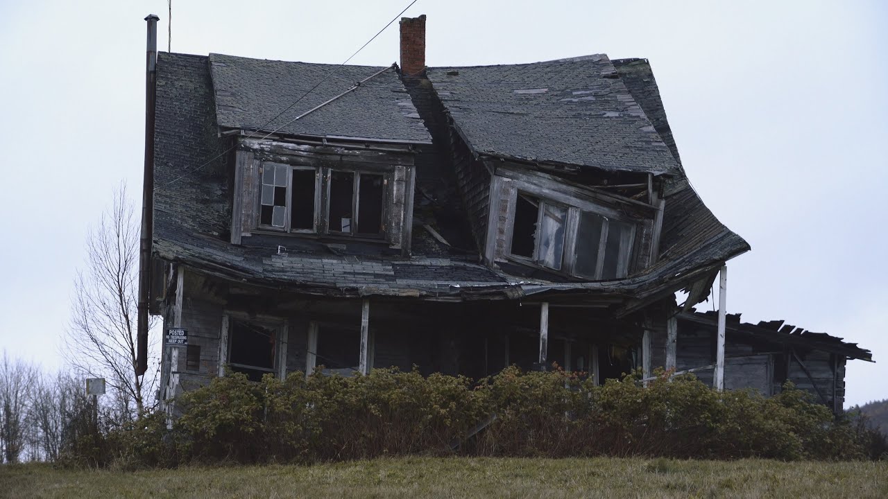 Exploring the creepy monster farmhouse on top of crooked hill