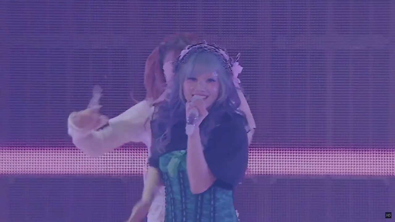 XG @ TOKYO DOME (LEFT RIGHT PERFORMANCE)