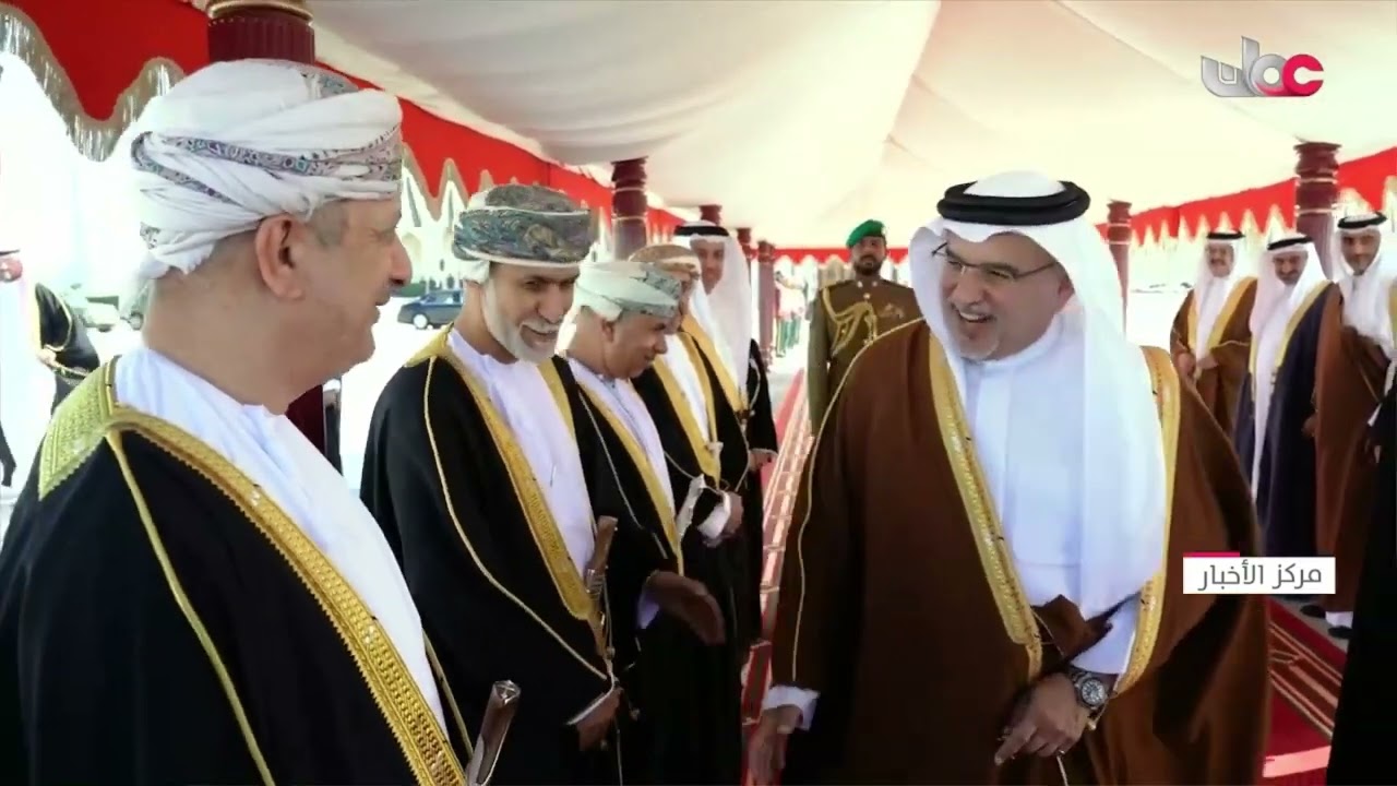 ولي عهد مملكة البحرين يغادر سلطنة عمان بعد زيارة خاصة.