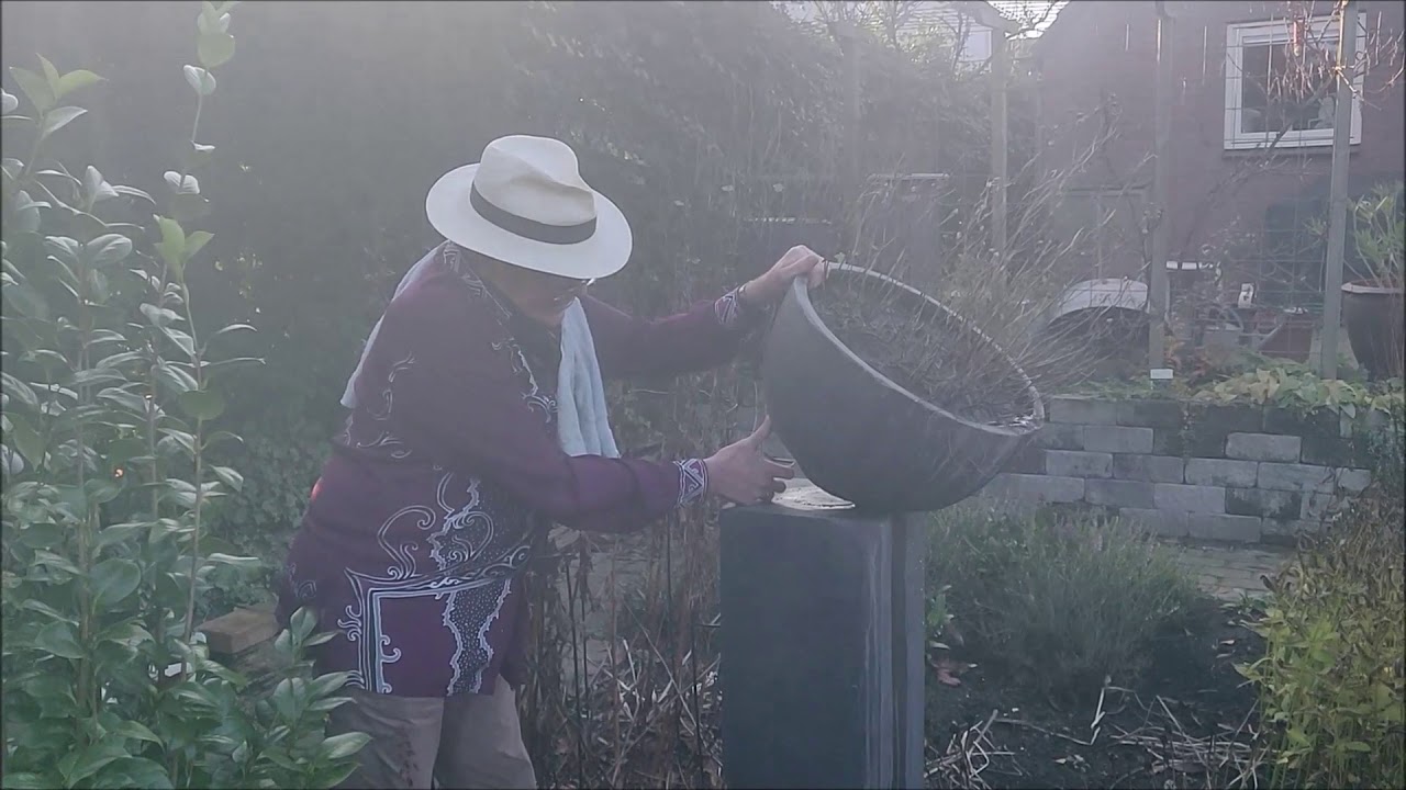 In de tuin bij Henk, aflevering 22, gereedschap en andere handel.