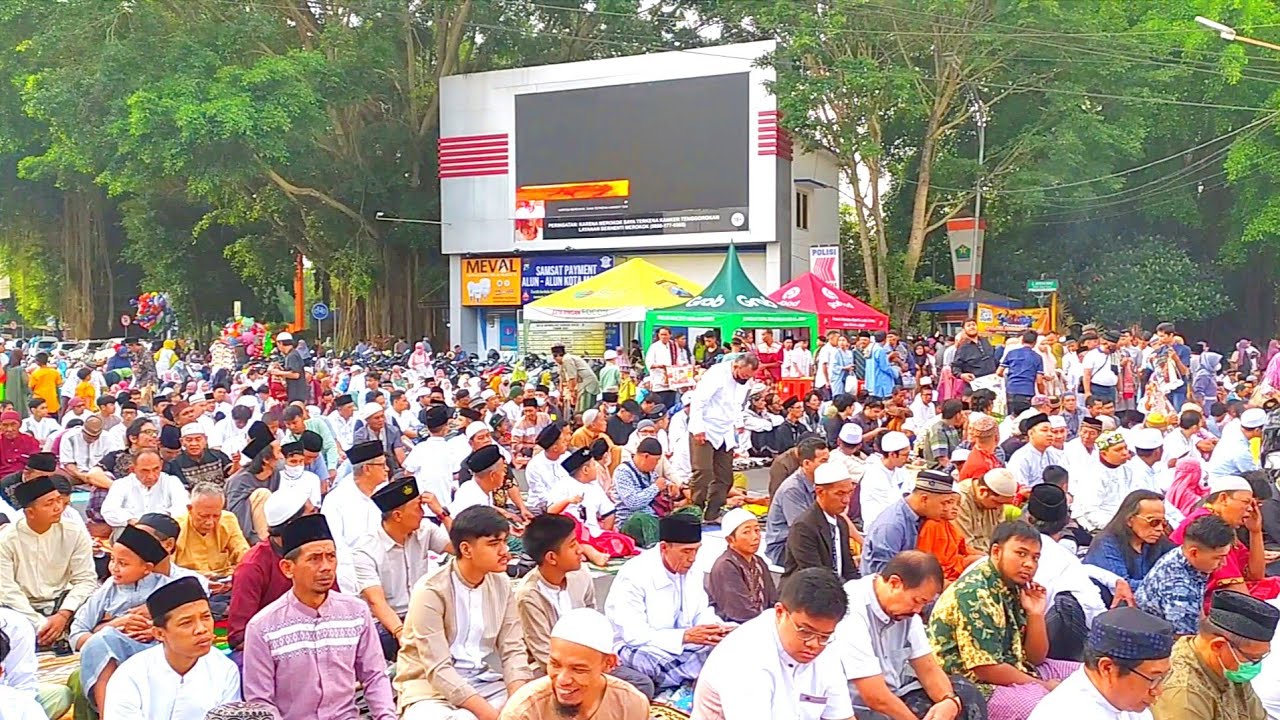 Shalat Idul Fitri di Masjid Agung Jami Alun Alun Kota Malang 2023 Ramai Poll