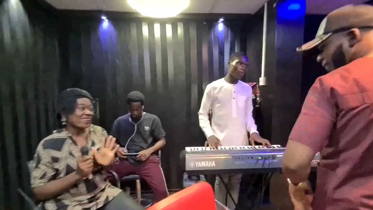 Full Igbo live praise session by Emeka Nwachukwu