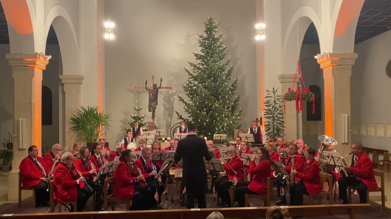 05 It's Beginning to Look a lot like Christmas - Meredith Willson