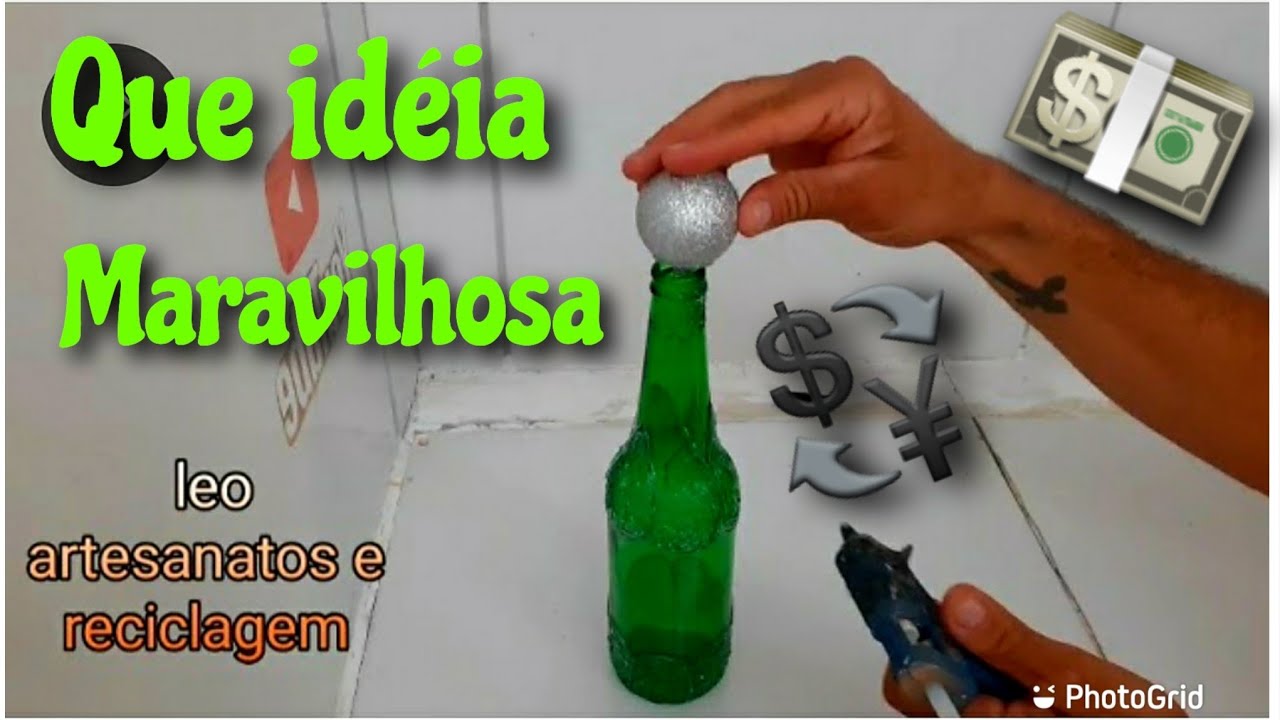 Técnica usando  cola quente sobre garrafa de vidro
