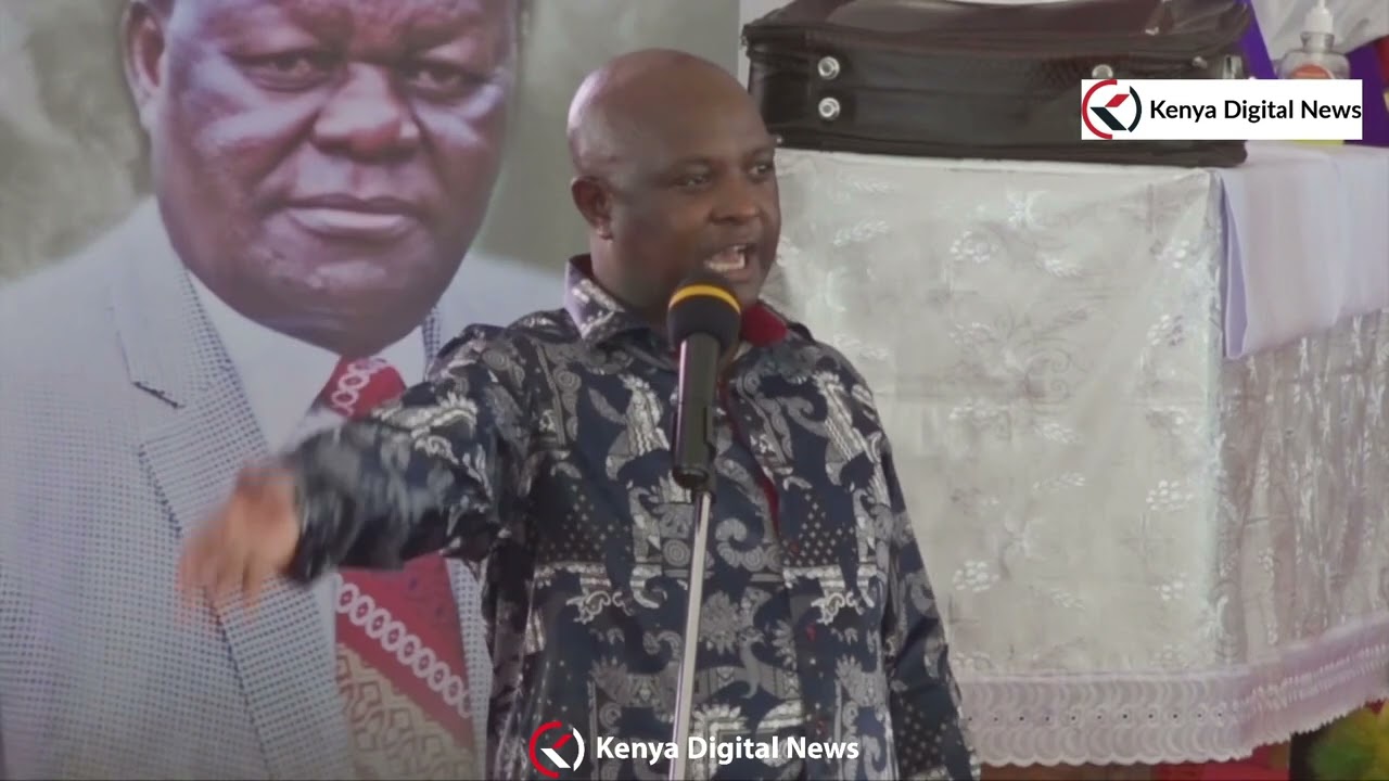 VIHIGA SENATOR OSOTSI LECTURES BUSIA GOVERNOR OTUOMA IN FRONT OF RAILA FOR HOSTING RUTO!!