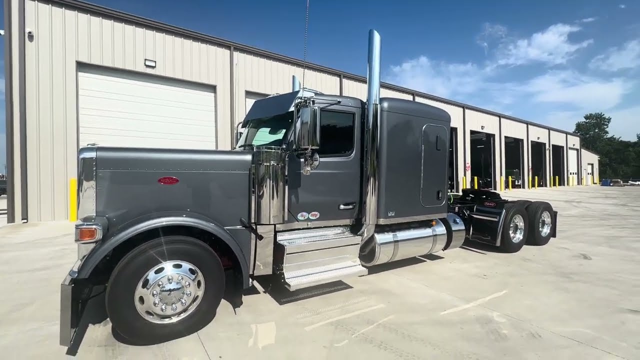FOR SALE 918-808-5638 2026 Peterbilt 589 Flat Top 605hp 2050tq 18sp Platinum Custom Extras Subscribe