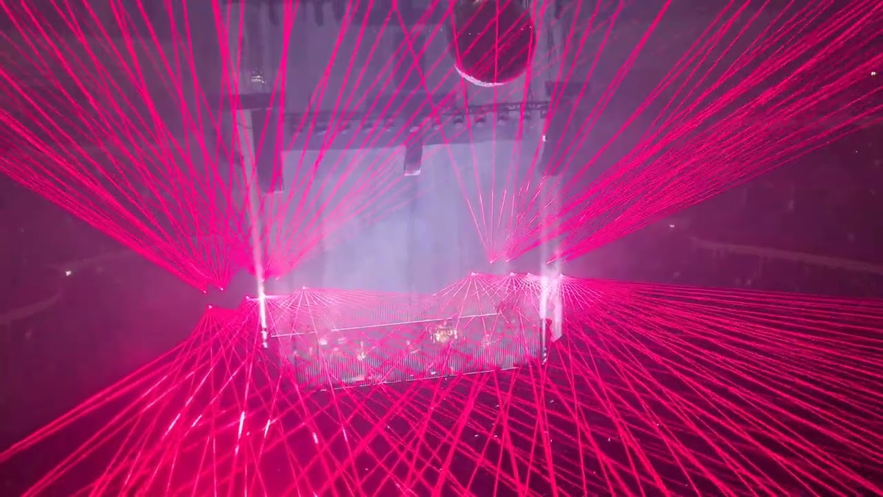 David Gilmour - Comfortably Numb - Live - Royal Albert Hall - London - 15/10/24 - Great Audio & POV