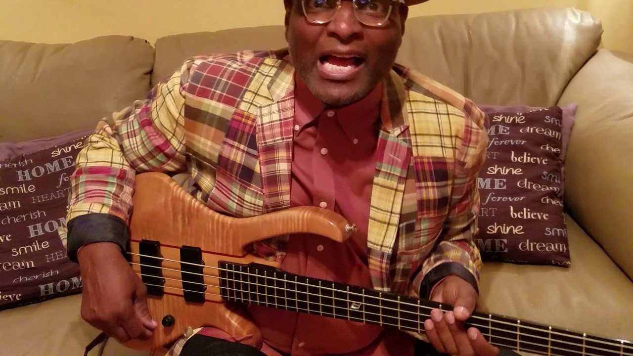 Peavey B QUAD bass