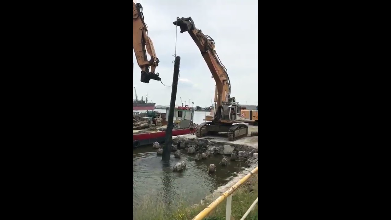 Sloop betonnen steiger - Gent-Zeehaven