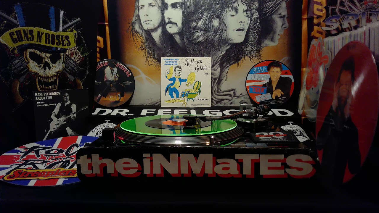 RUBBEREN ROBBIE(Het Voetballied)