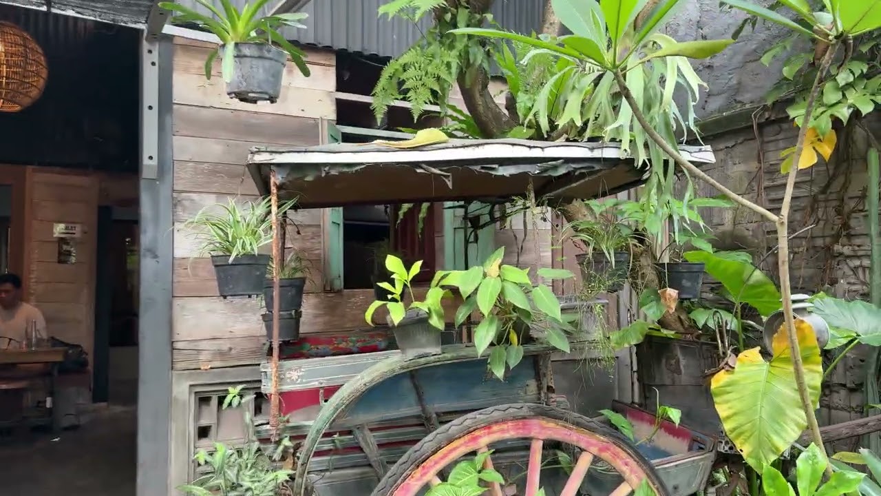 Ngopi cantik hidden gem Kedai Ayu di denpasar bali 