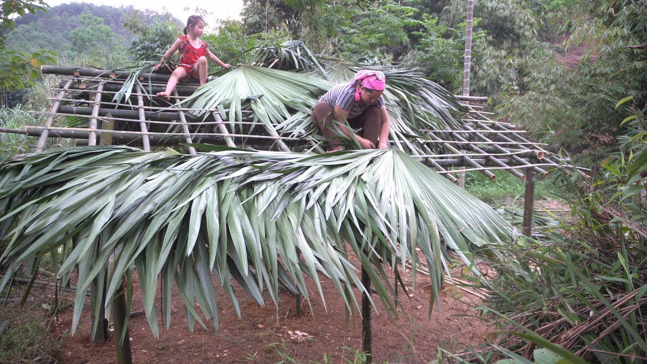 2 Years Alone: ​​Journey of a Single Mother Building a Bamboo House with Her Young Daughter