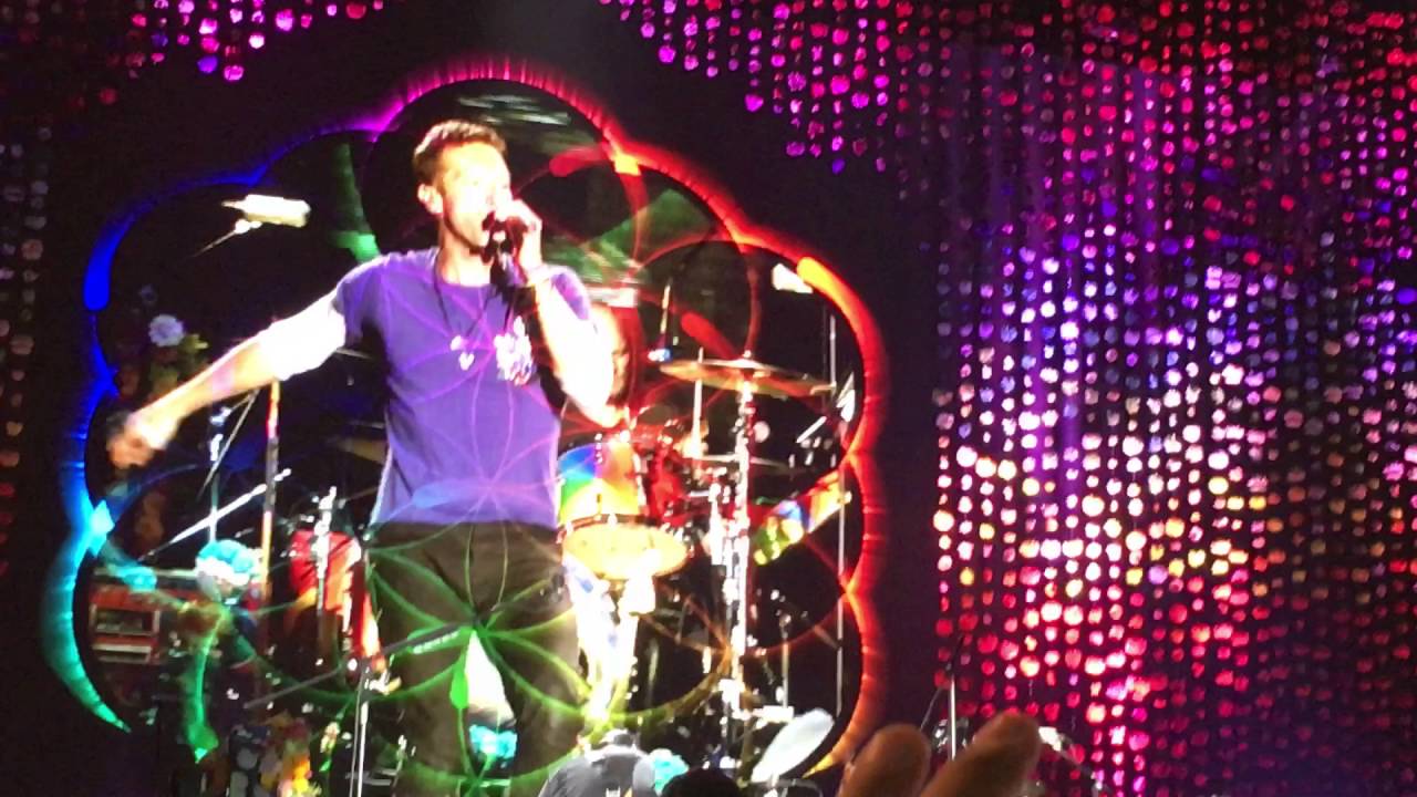Coldplay - Intro & A head full of dreams (Lima - Perú 2016) HD