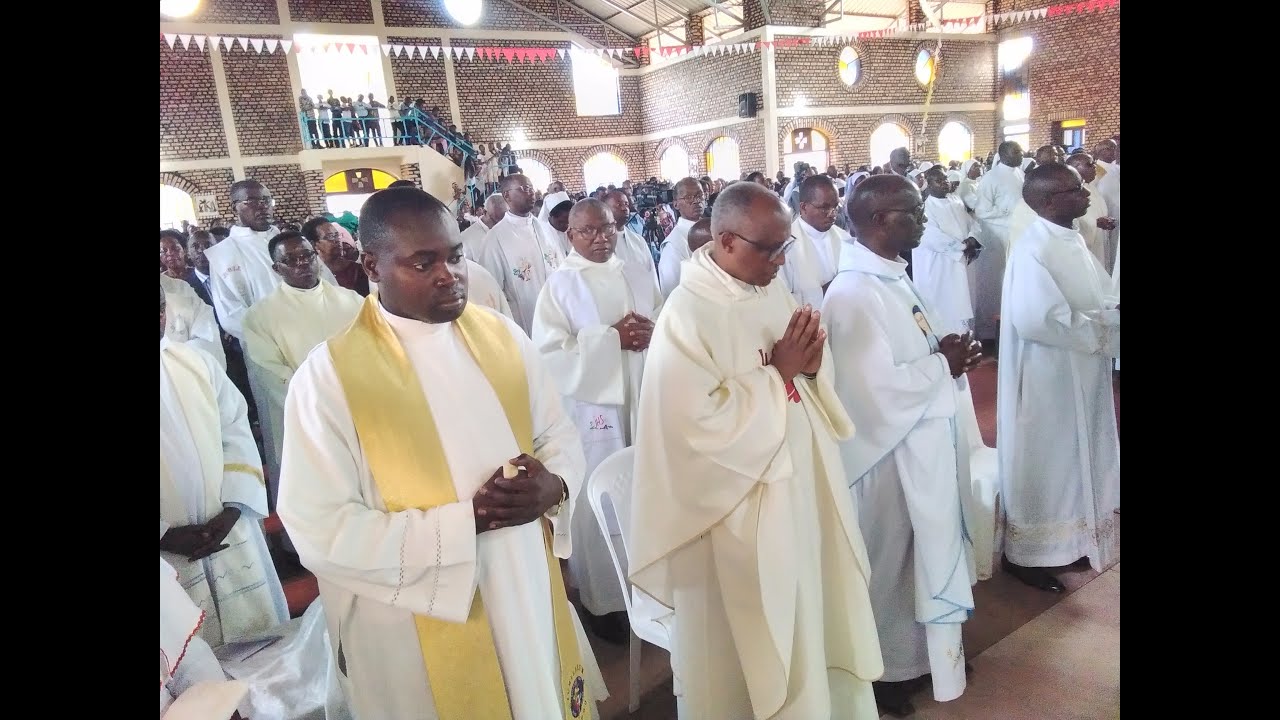 IBIRORI BYO KWIZIHIZA YUBILE Y'IMYAKA 25 Y'UBUSASERIDOTI BWA PADIRI KAYISABE VEDASTE  30 07 2023