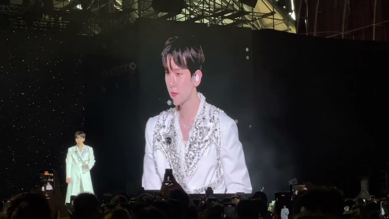 Baekhyun (Exo) nói Tiếng Việt anh yêu các em tại Lonsdaleite Asia Tour in Viet Nam