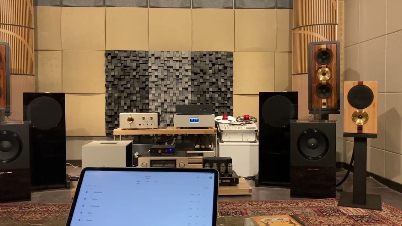 Klinger Favre D56 Bookshelf speaker(far right)
