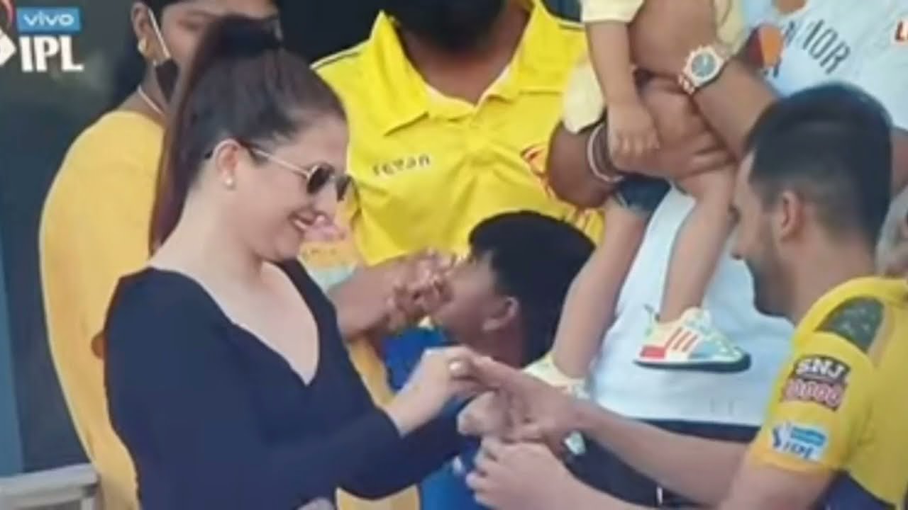 deepak chahar proposing his girlfriend | deepak chahar proposing girlfriend video