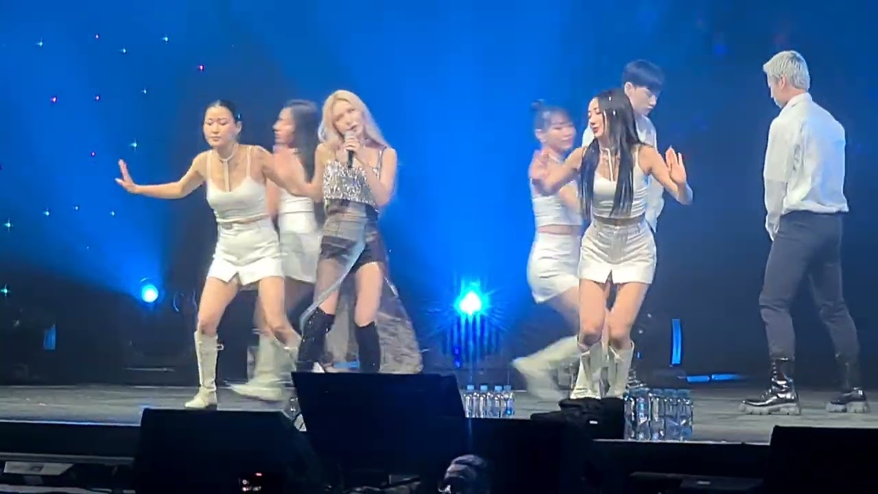 Chungha - Roller Coaster (Live - HallyupopFestival Sydney)