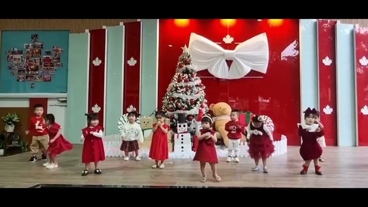LAST CHRISTMAS - PANDA BEARS 1