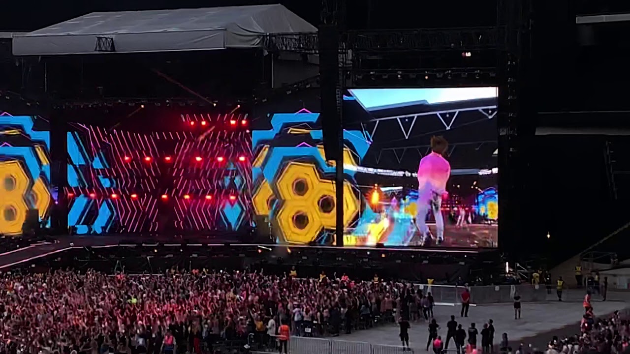 BTS Idol - Wembley Stadium day 1 190601