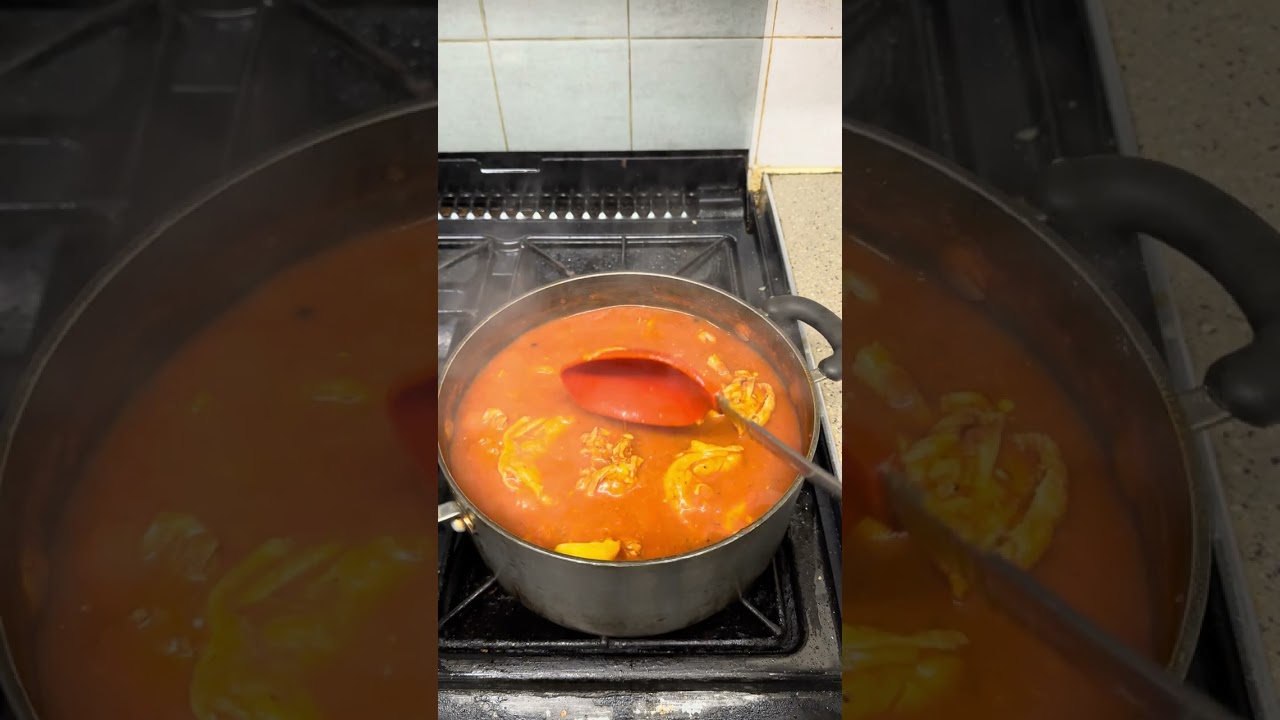 Chicken with  bake beans sauce 
