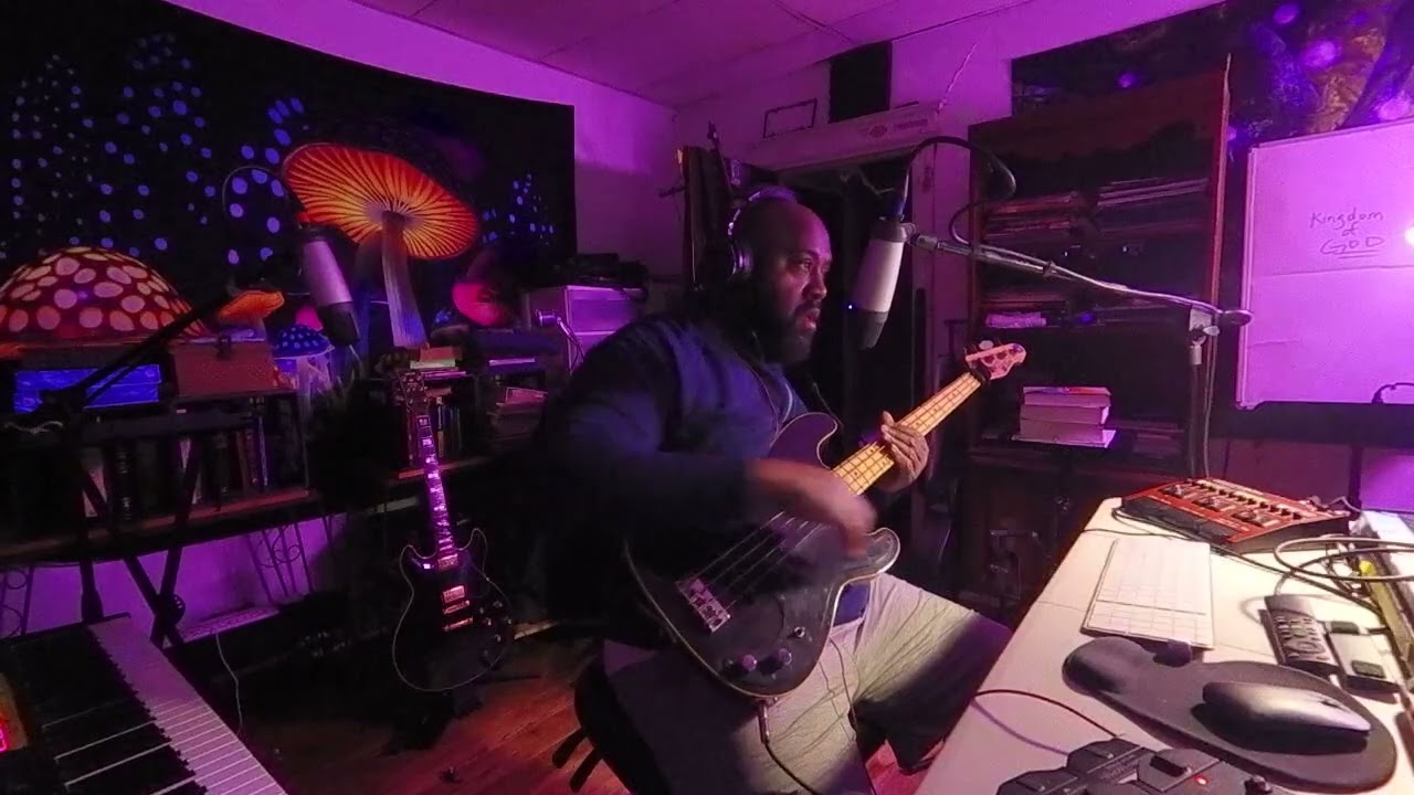 Funkprovization Demo with Zoom B3N - PIWPB:  Funk Groove Study in D Major