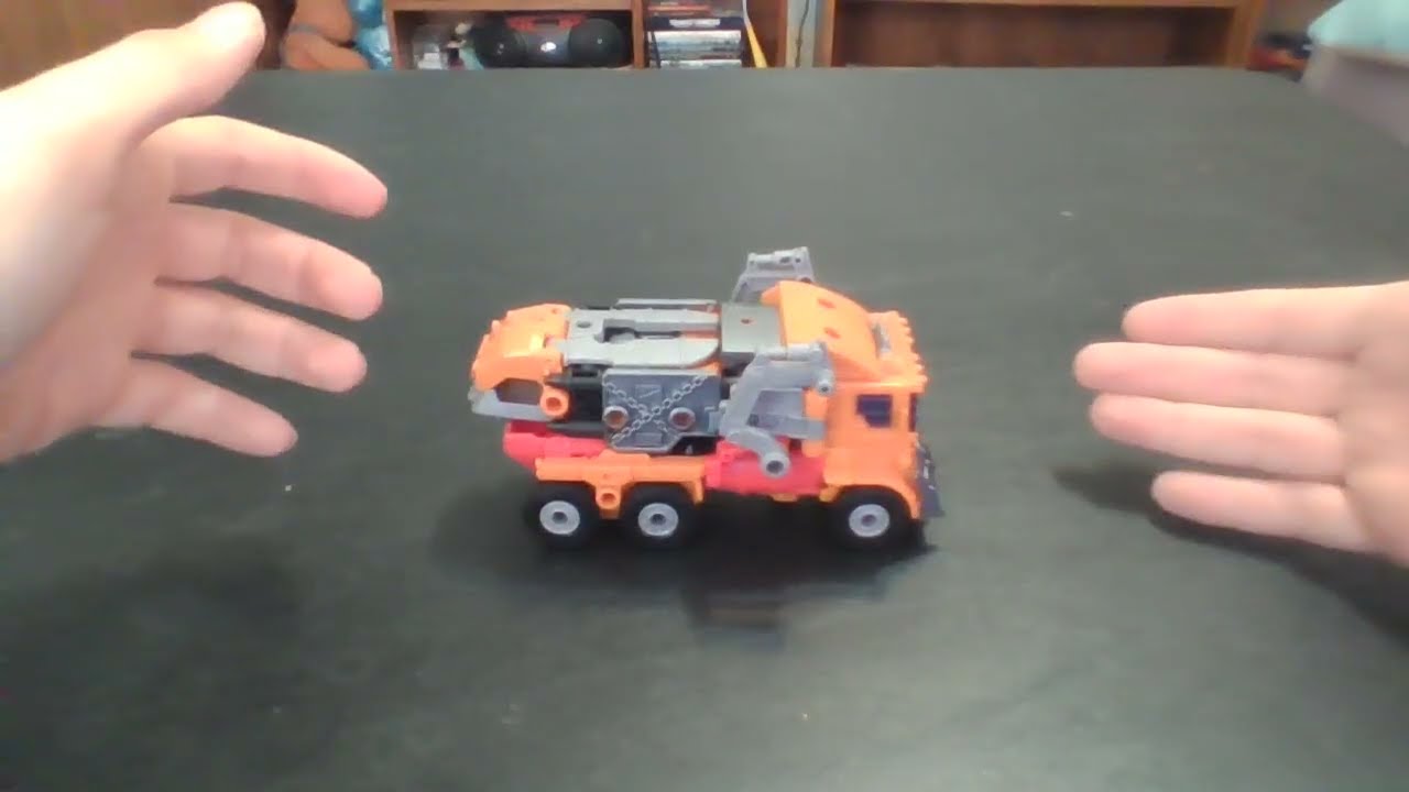 Transformers Age of the Primes voyager class Wreck-Gar - Transforming Weekend.