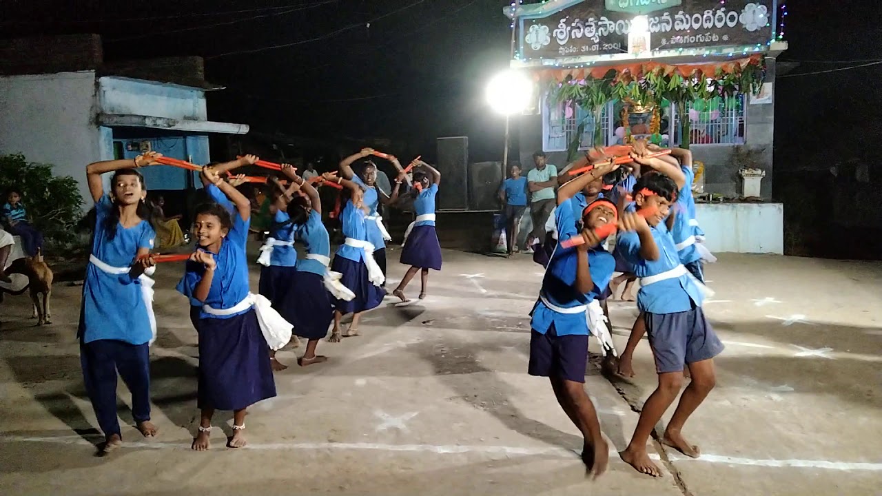 07-Gokula krishna gopala Krishna song by Sri Sathya Sai kolata brundham gangupeta
