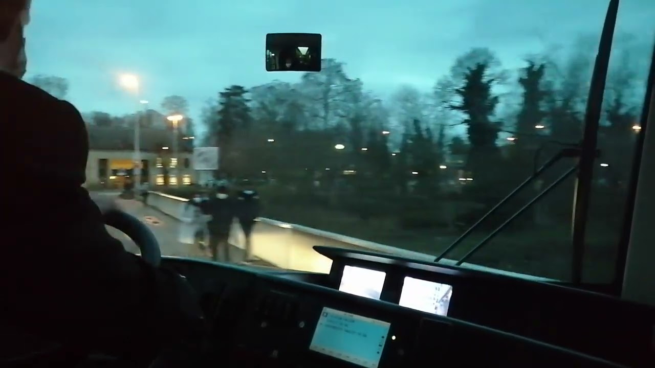 A l avant du van hool exquicity 24 1308