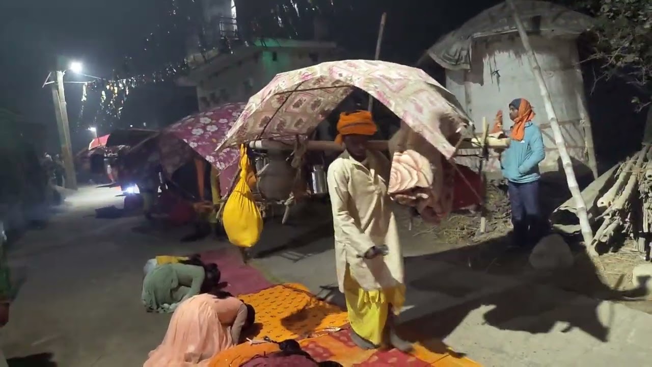 आज हमारे गांव से निकल रहे हैं बड़का कांवर लेकर शंकर जी को जल चढ़ाने RAVIGUPTAVLOG05CHAINL 