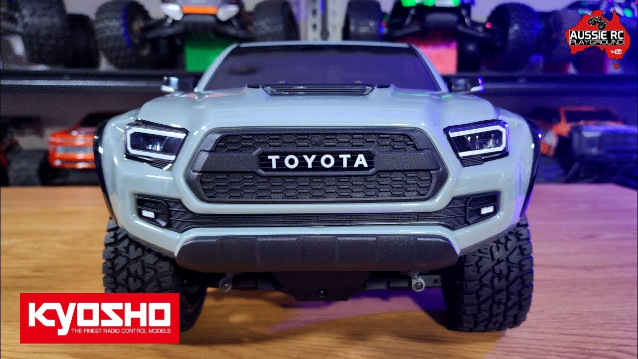 First Look: Kyosho Toyota Tacoma TRD Pro RTR Unboxing - A Detailed Overview and Initial Impressions