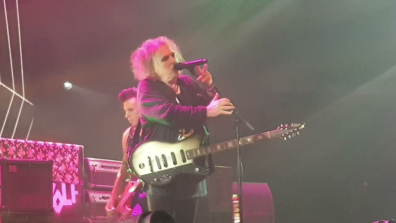 The Cure - Lullaby, live (Berlin 2022)