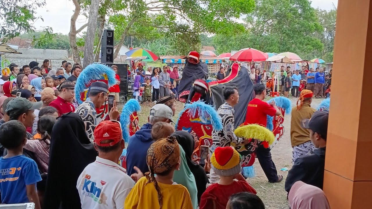 Kuda lumping HUT RI di Sidoharum RW. 01