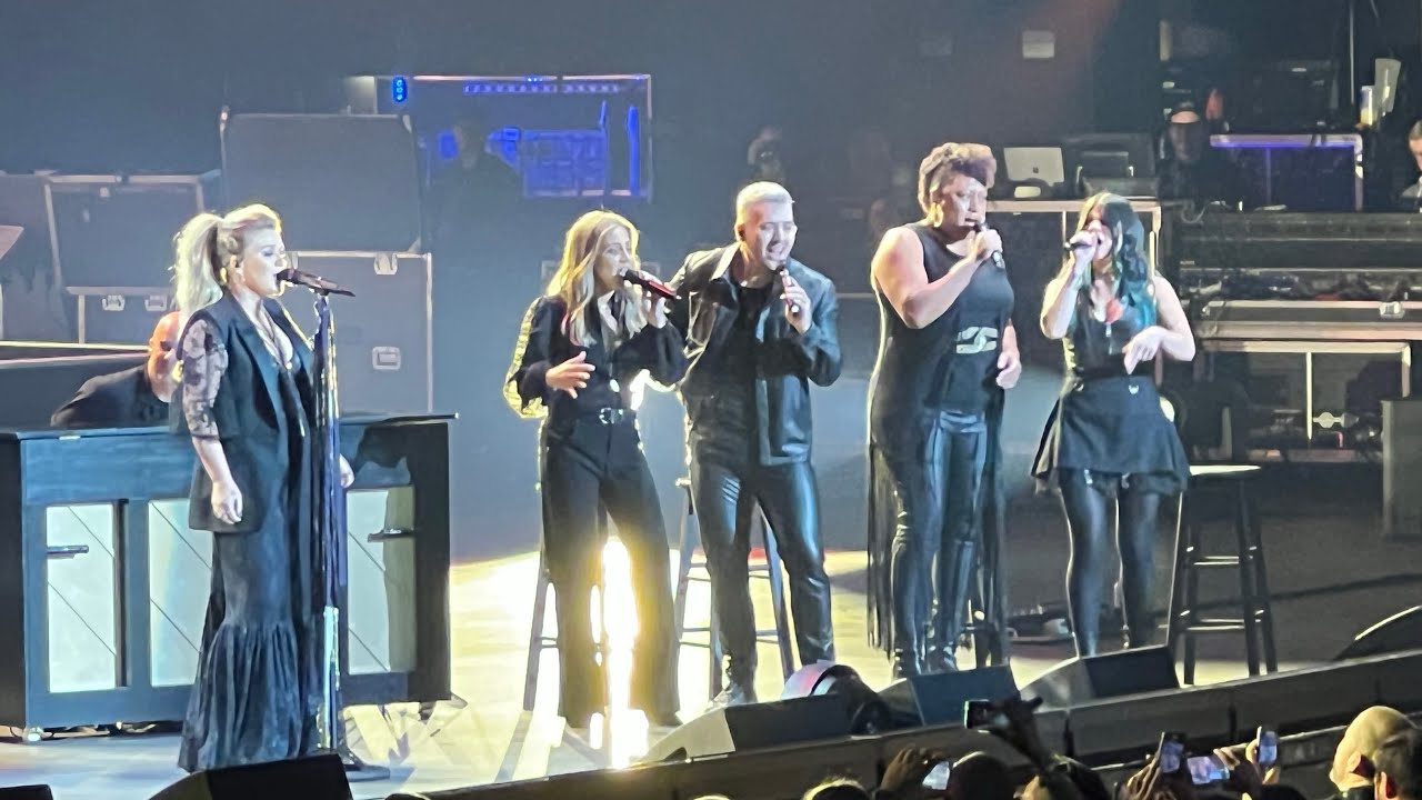 Kelly Clarkson “Mine” - Las Vegas - August 11, 2023