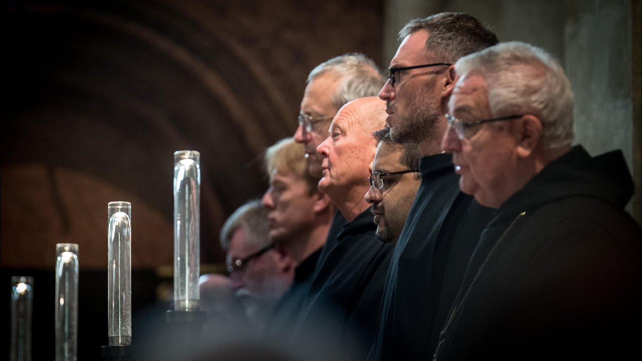 2021.01.24. - 17:00 - Vesperás - Imádság a 75 éves Várszegi Asztrik emeritus főapát úrért