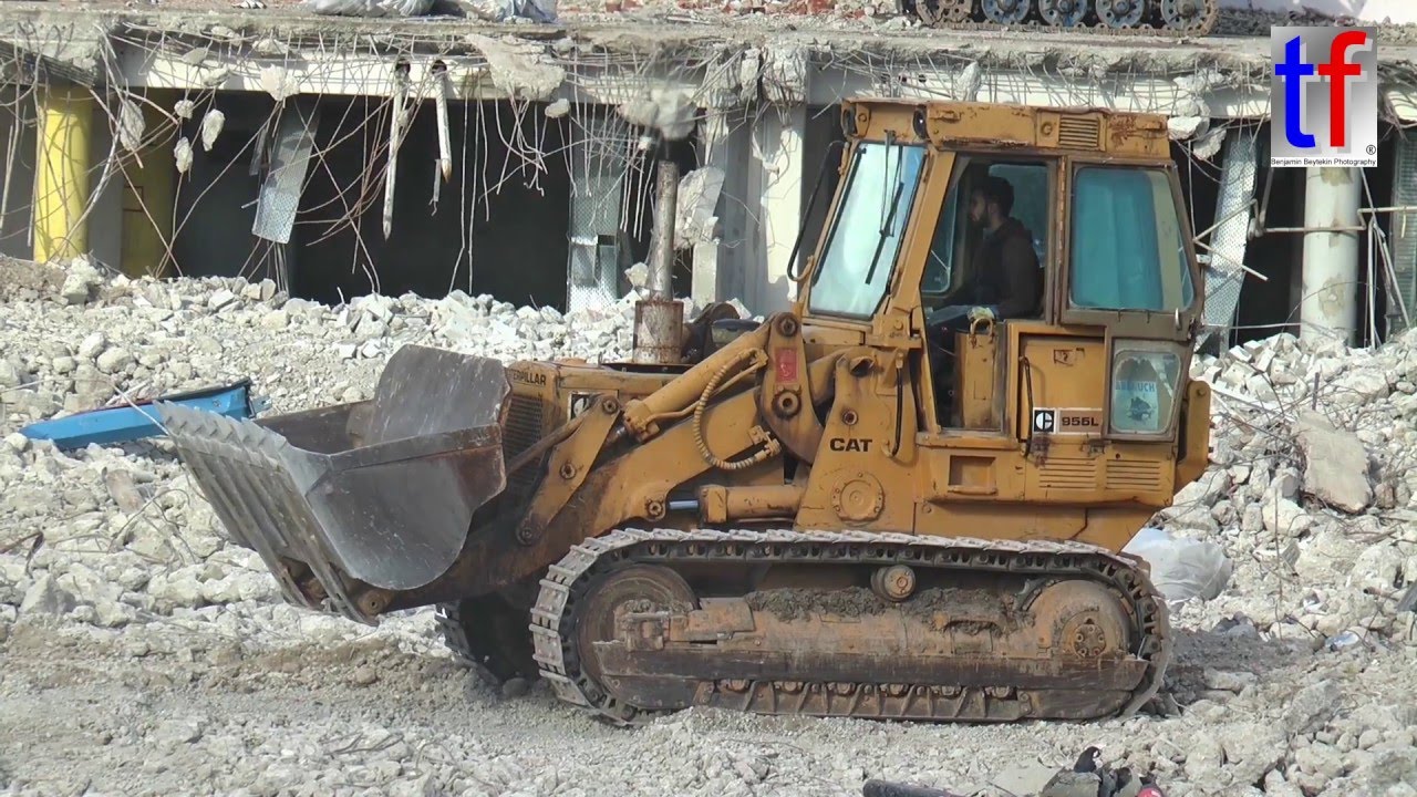 Caterpillar 955L, Fa. LUFF / Abbruch Telekom München-Aubing, Germany, 11.02.2016.