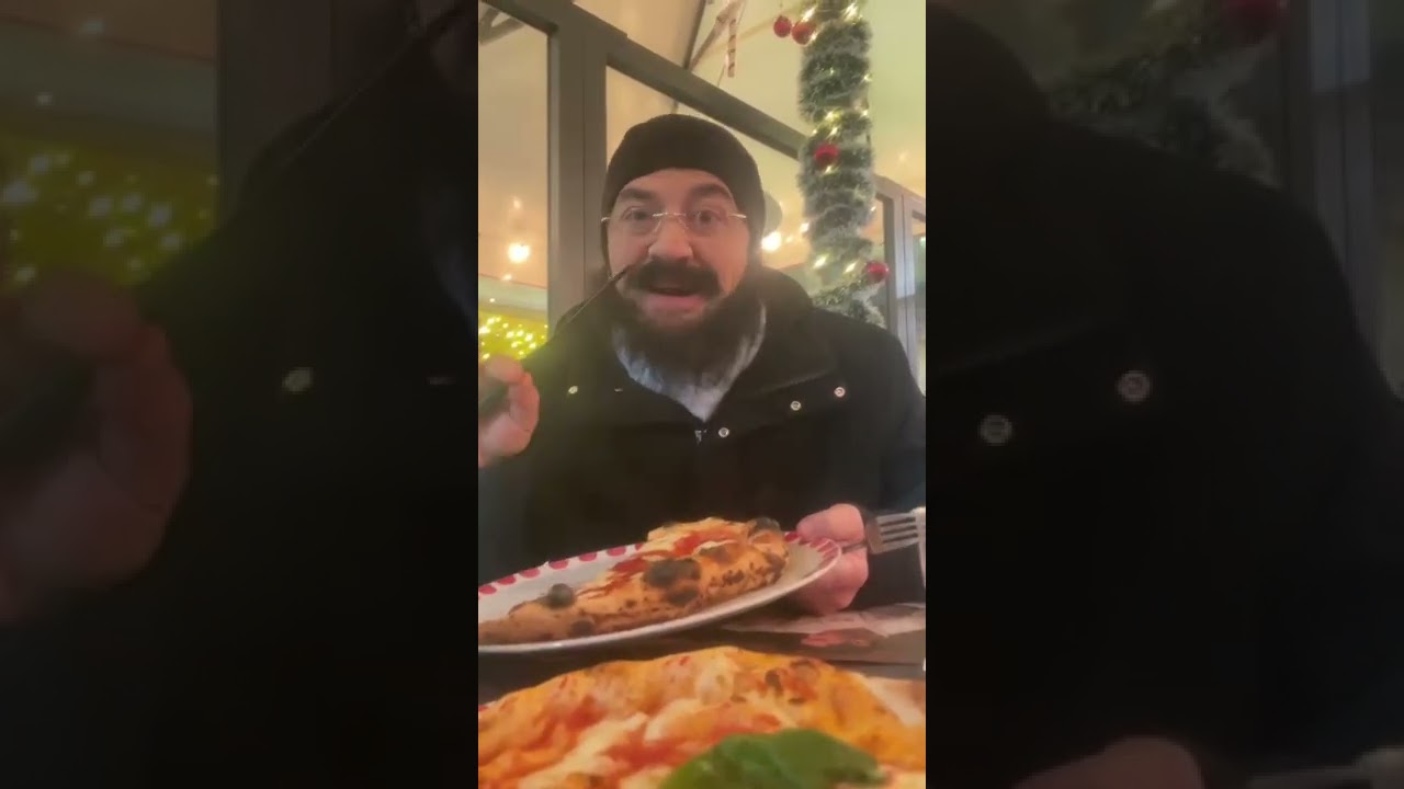 Errico Porzio recensisce la sua pizzeria del Vomero camuffato per non farsi riconoscere
