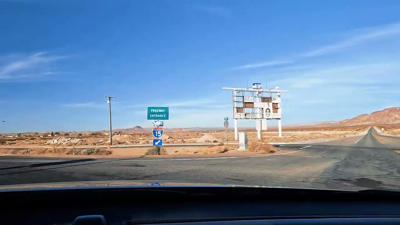 yermo / tiny mojave desert town / drive