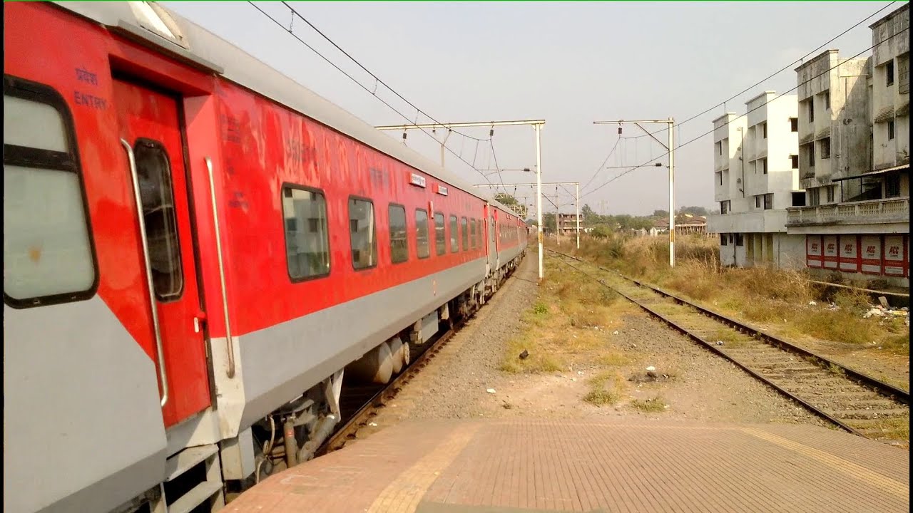 SLOW VERSION : Shiny Red LHB Coaches of 02597 GKP - CSTM SPL With KYN WCAM-2P Skips KDV...!!!