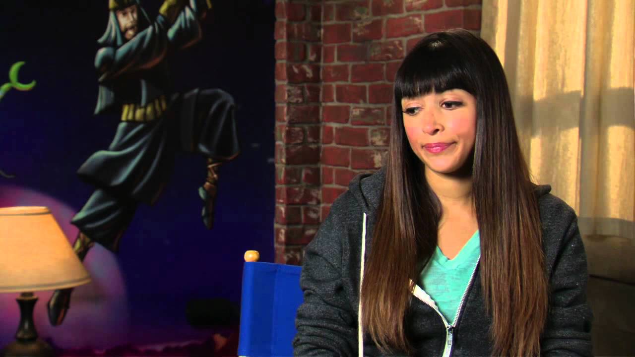 Hannah Simone 