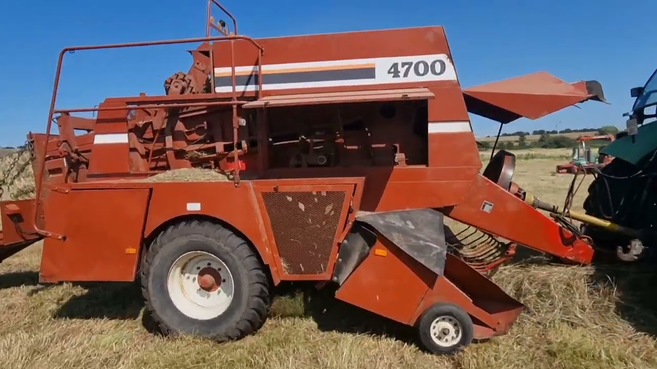 HESSTON 4700 KVERNELAND 7664
