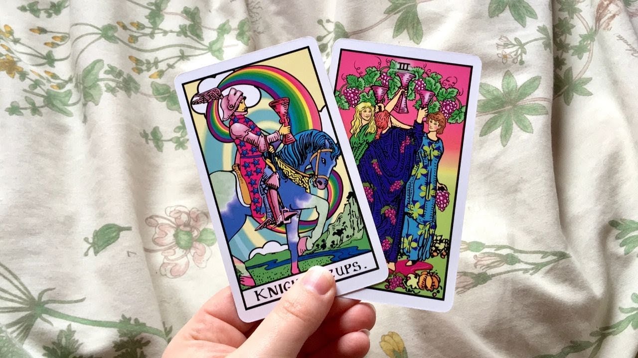 😘 DO YOU HAVE A SECRET ADMIRER? WHO? PICK A CARD LOVE READING