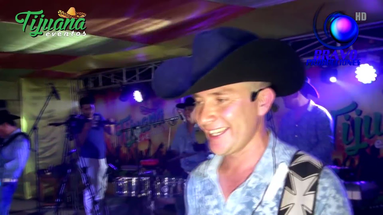 Los Diamantes de Purapel - Besando Borracho / Mujer Casada (En Vivo Tijuana Eventos)