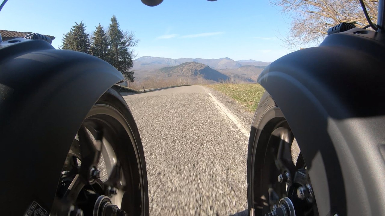 Yamaha Niken am Passo delle Pianazze