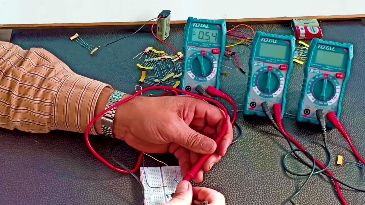 توصيل المقاومات توالي نظريا وعملي