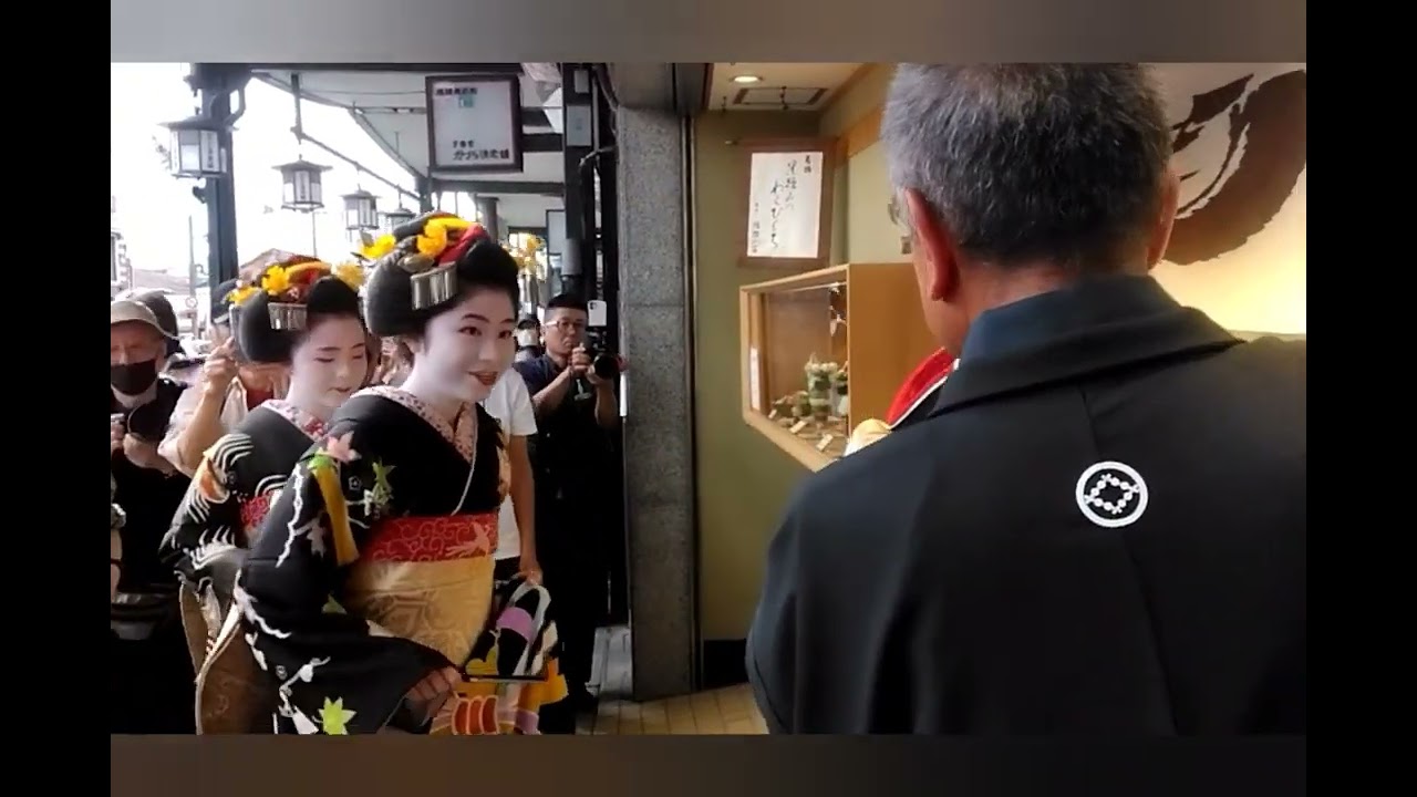 祇園東新人舞妓叶静、叶鈴、叶園店出しの挨拶まわり