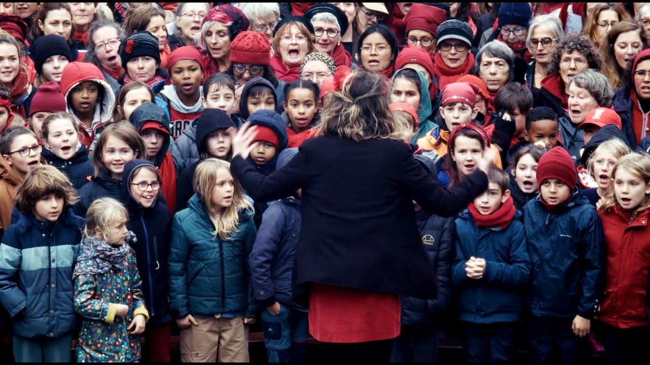 #4 LA PLONJADENN / Foule Chantante de Pemp real a vo / Douarnenez