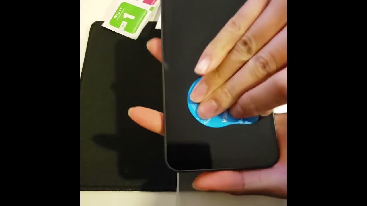 Samsung Galaxy A16 5G A17 5G screen clean: How to clean cellphone screen before placing Protector