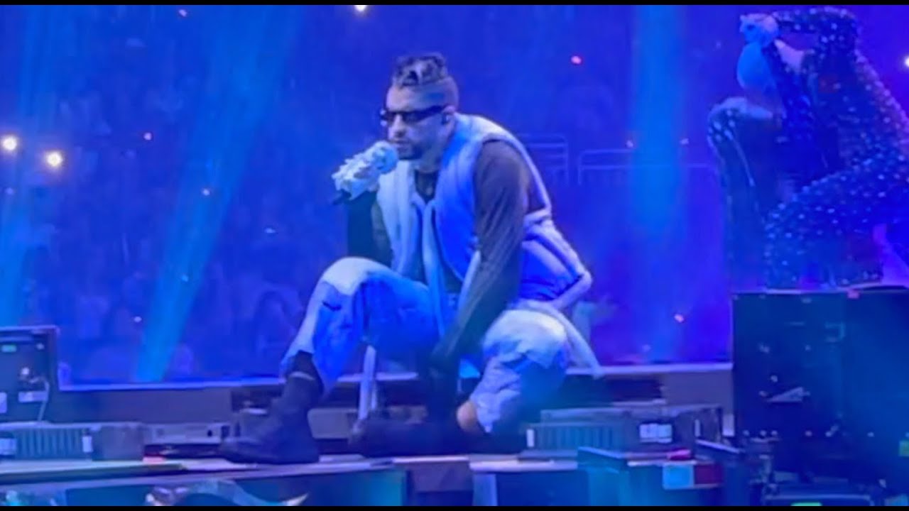 Bad Bunny - Sorry Papi (Live)
