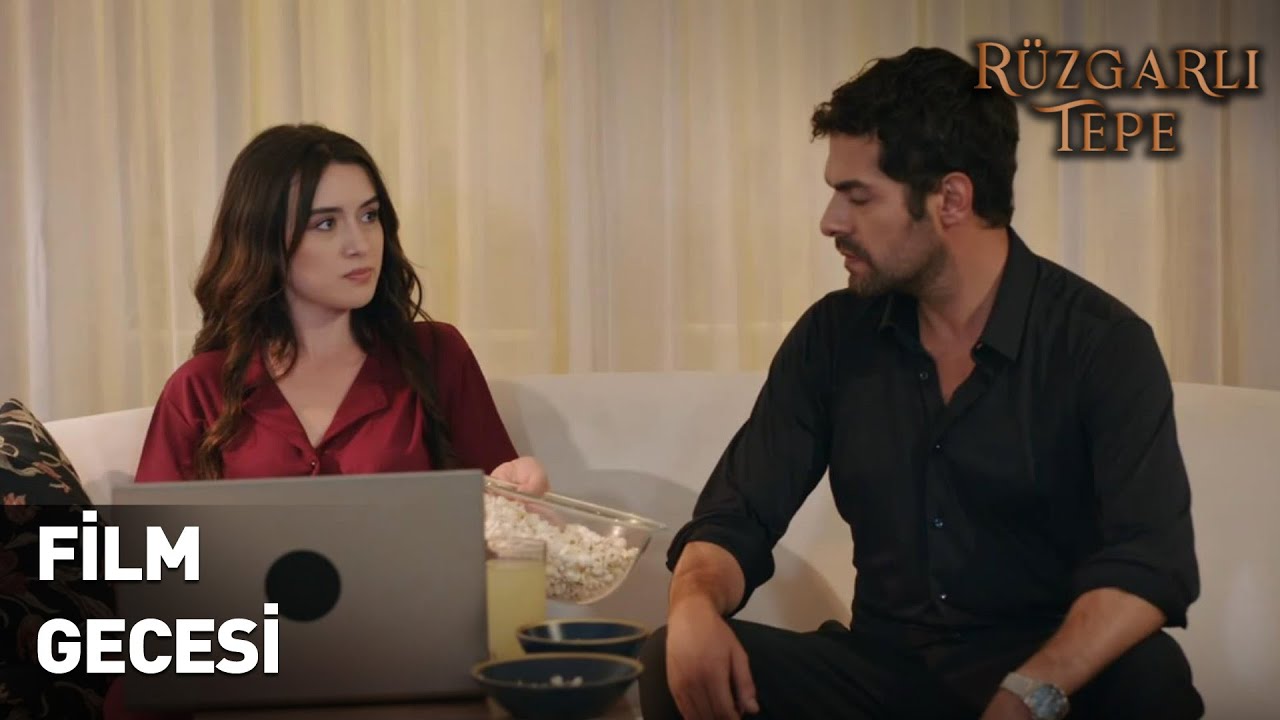 Zeynep'in Film Keyfi Halil'i Delirtti | Rüzgarlı Tepe Dizisi